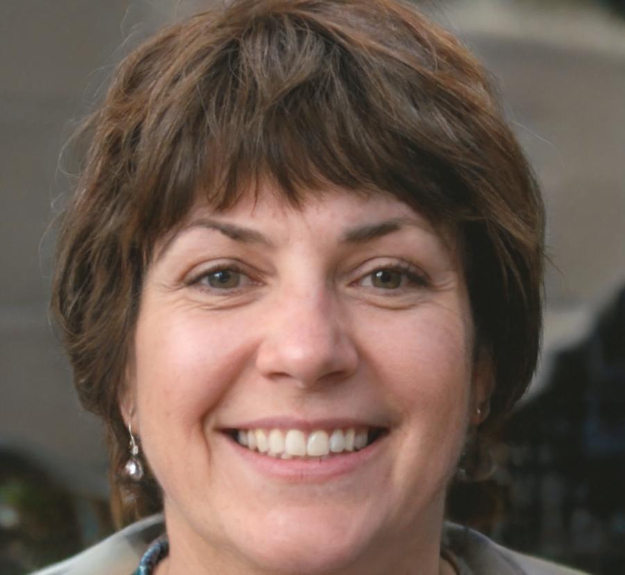 María Elena Ruiz, Consultora Financiera